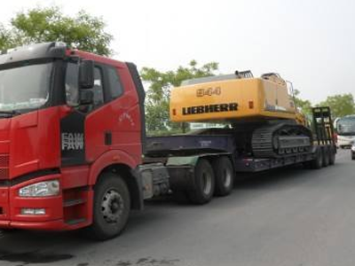 【工程設(shè)備長(zhǎng)途運(yùn)輸】拉運(yùn)工程機(jī)械公司